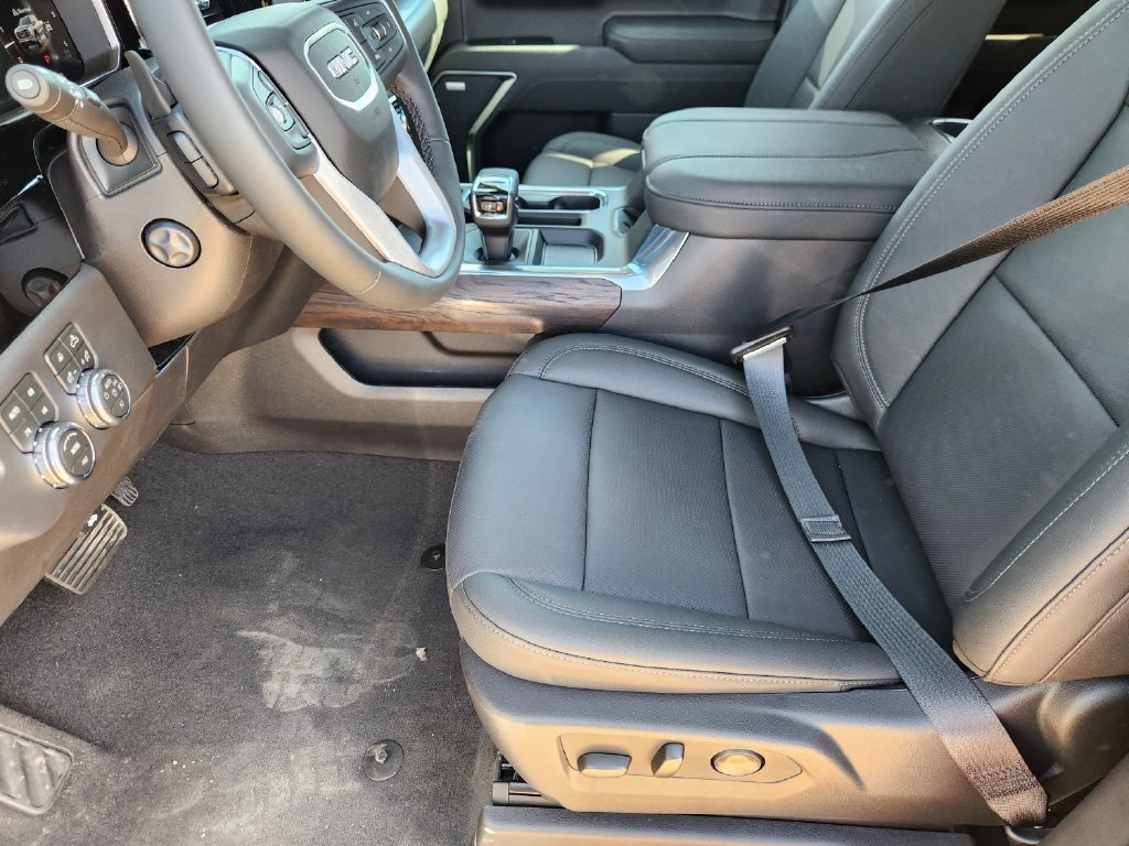 2026 GMC Sierra 1500 SLT - Photo 8