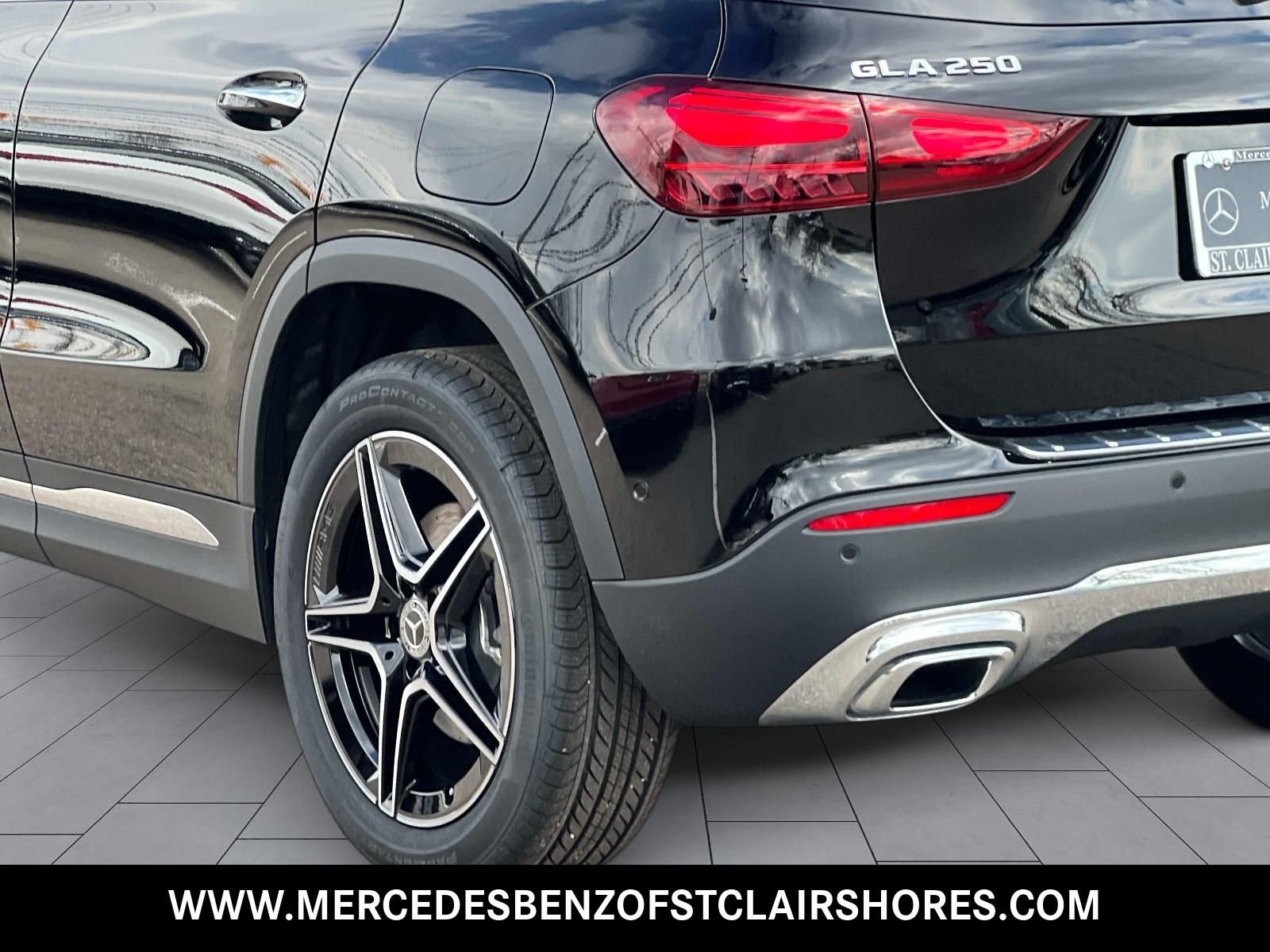 New 2026 Night Black Mercedes-Benz GLA 250 image 4