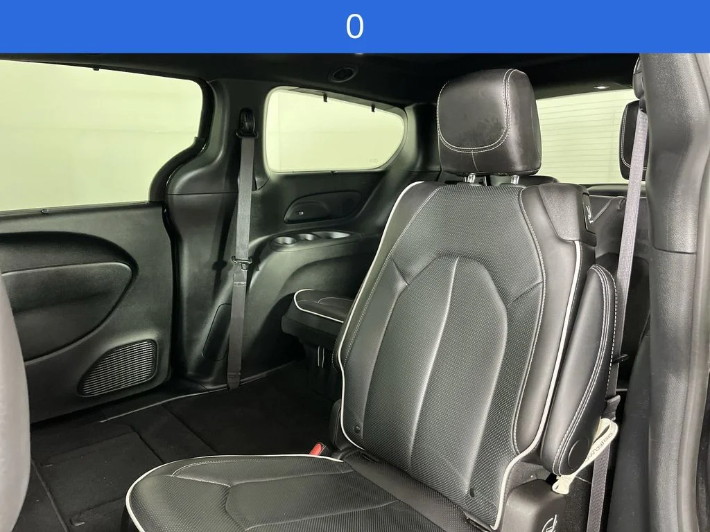Used 2025 Black Chrysler Limited image 24