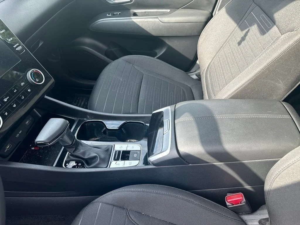 Used 2024 Gray Hyundai SE image 18