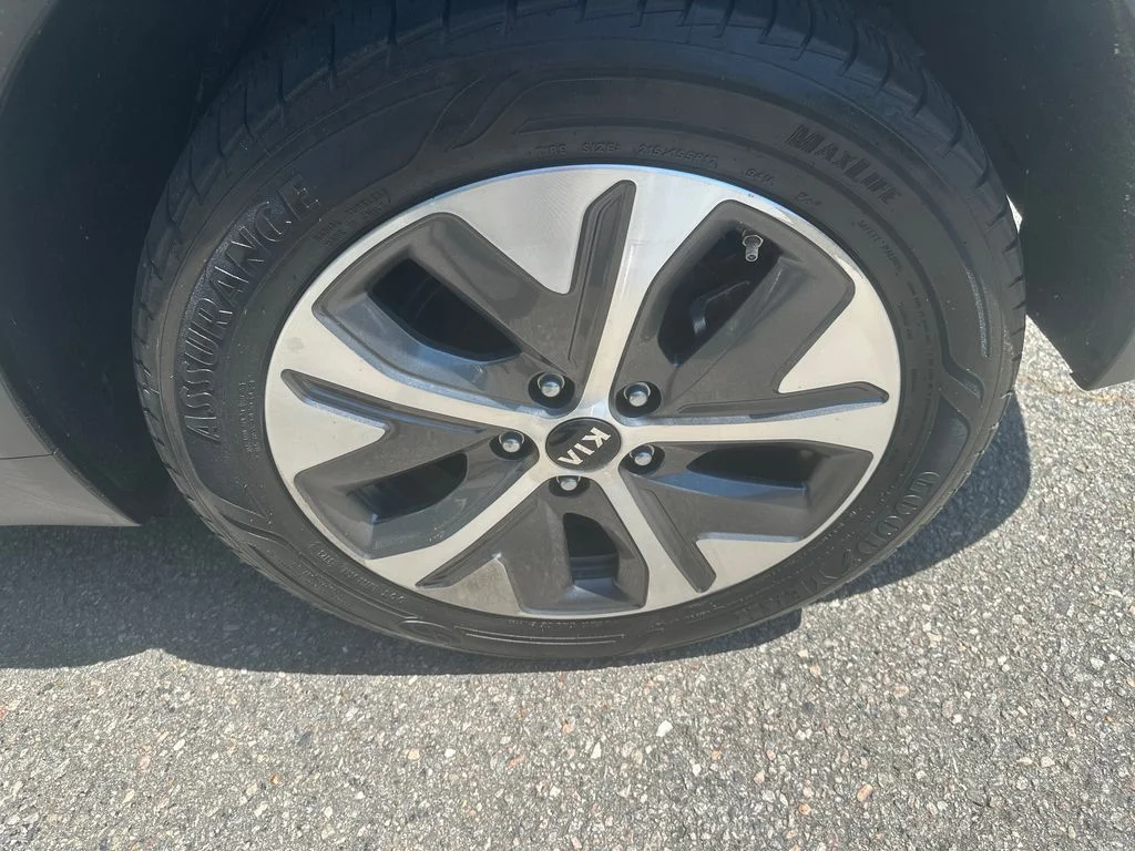 Used 2020 White Kia EX image 14