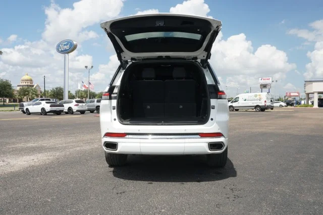 Used 2021 WHITE Jeep Overland image 9