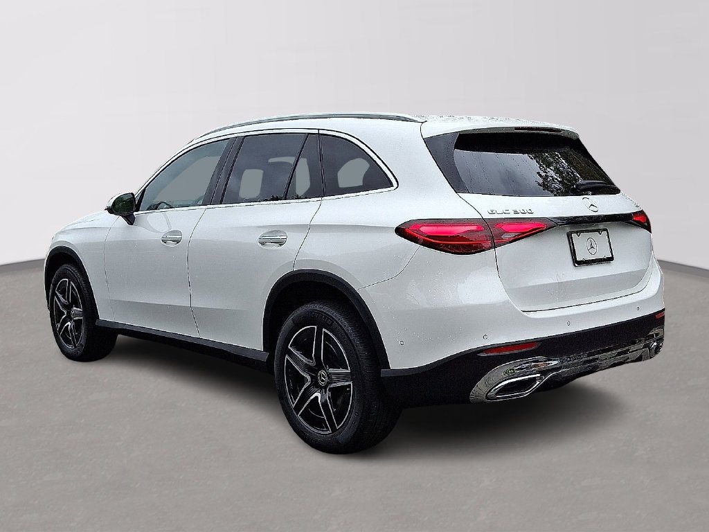 New 2027 Polar White Mercedes-Benz GLC 300 image 4