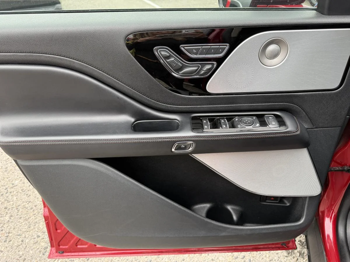 Used 2020 Red Lincoln Reserve Awd image 14