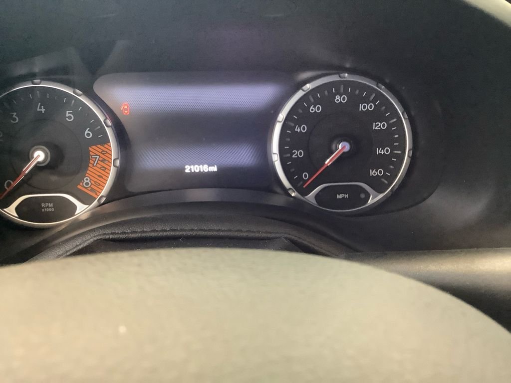 Used 2023 Blue Jeep Altitude image 10