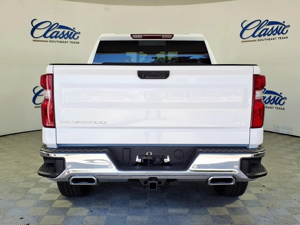 New 2026 Summit White Chevrolet LT image 4
