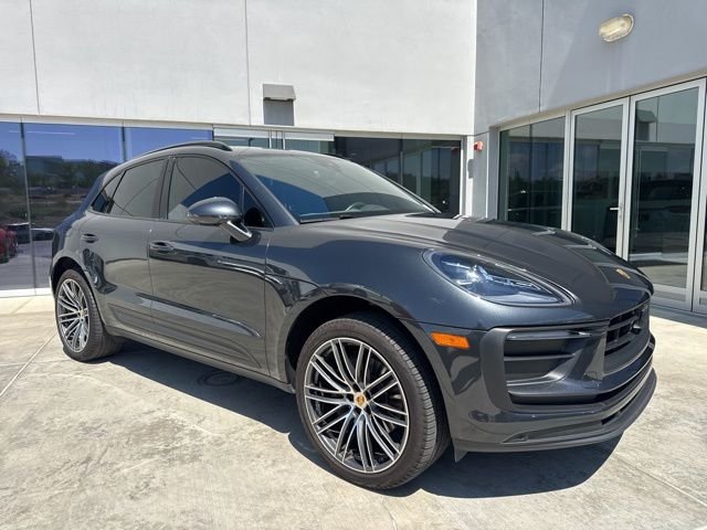 2024 Porsche Macan T's photo