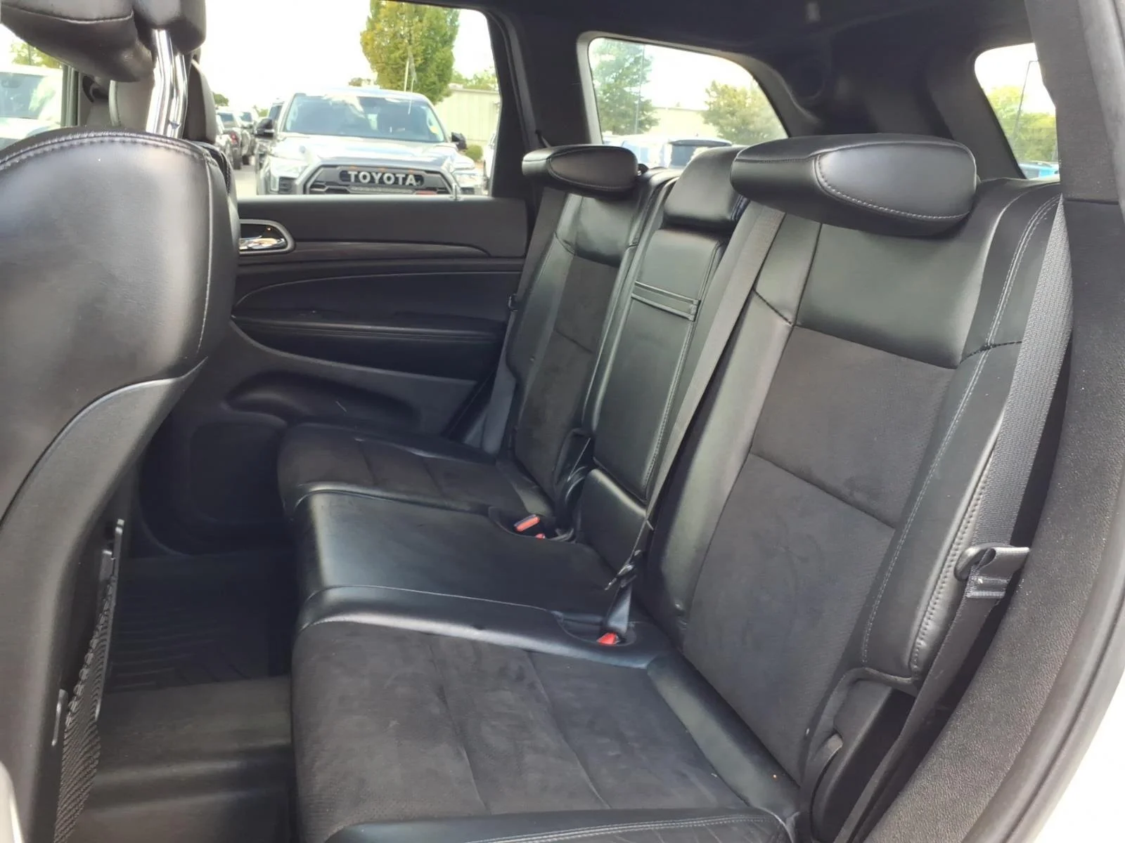 Used 2020 Bright White Clearcoat Jeep Altitude image 20