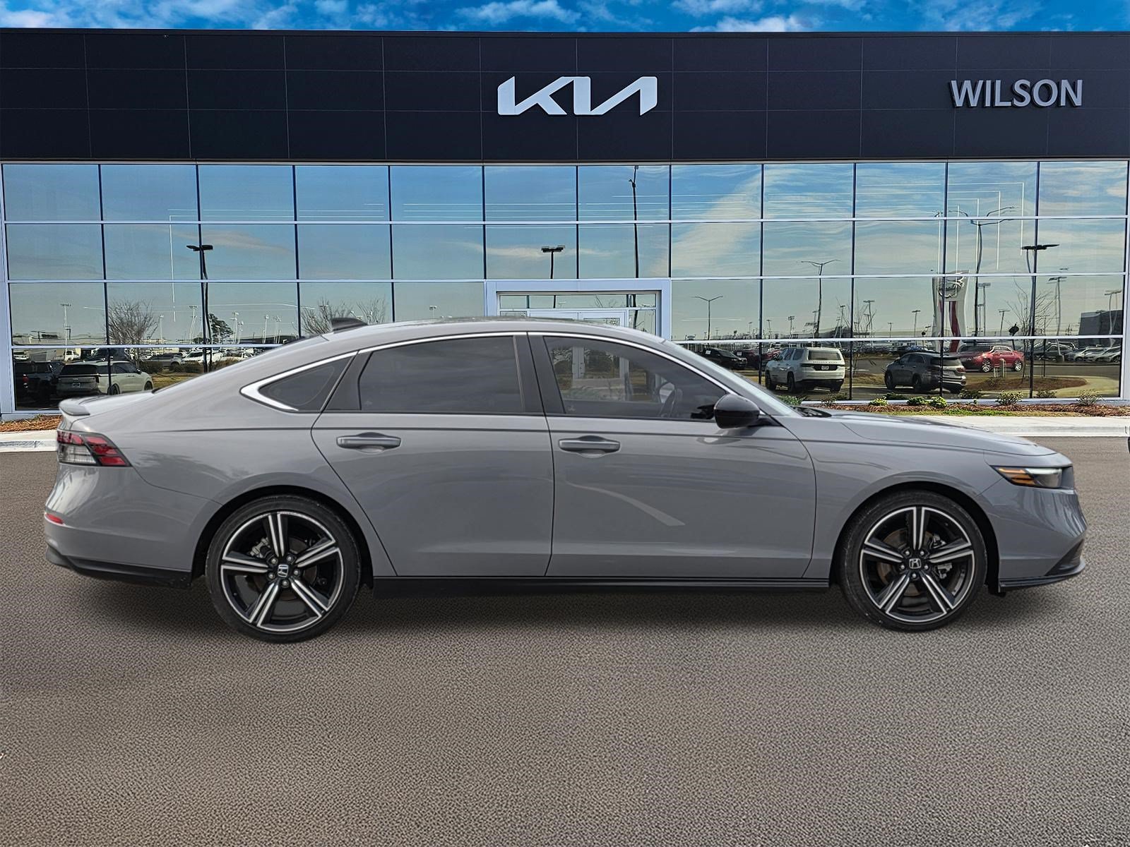 Used 2025 Urban Gray Pearl Honda Sport image 3