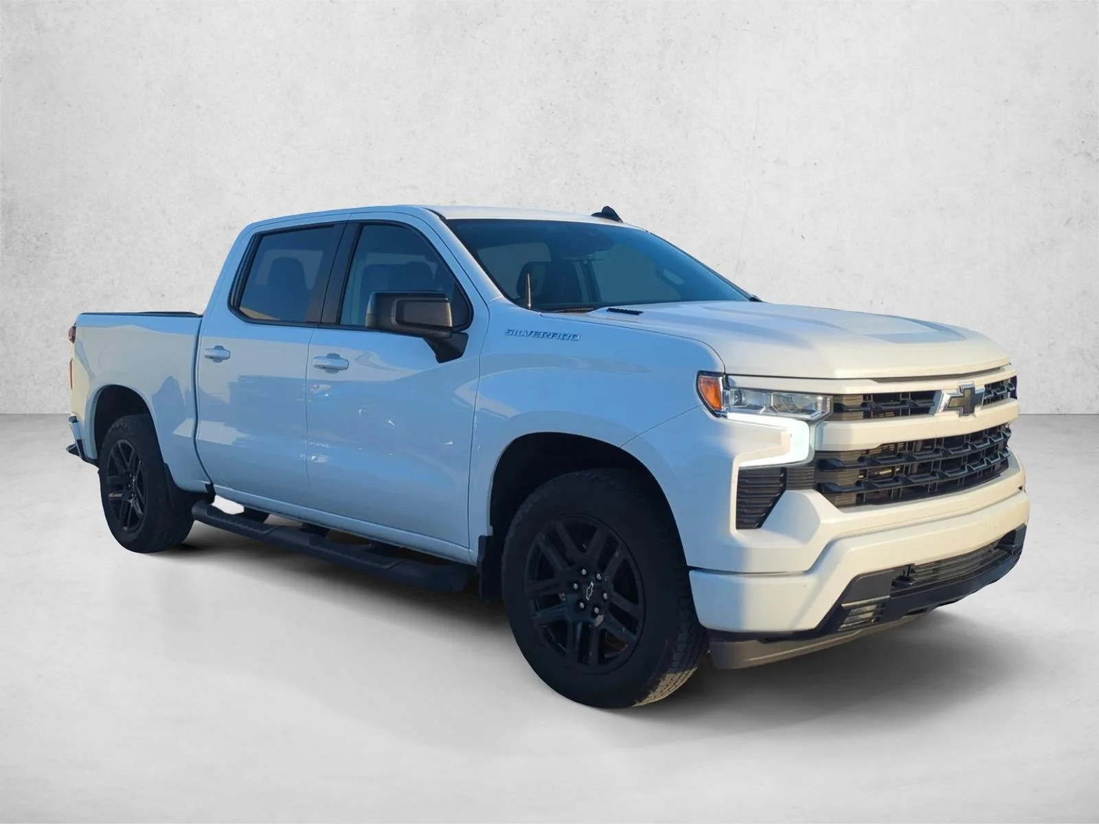 Used 2024 Summit White Chevrolet RST image 3