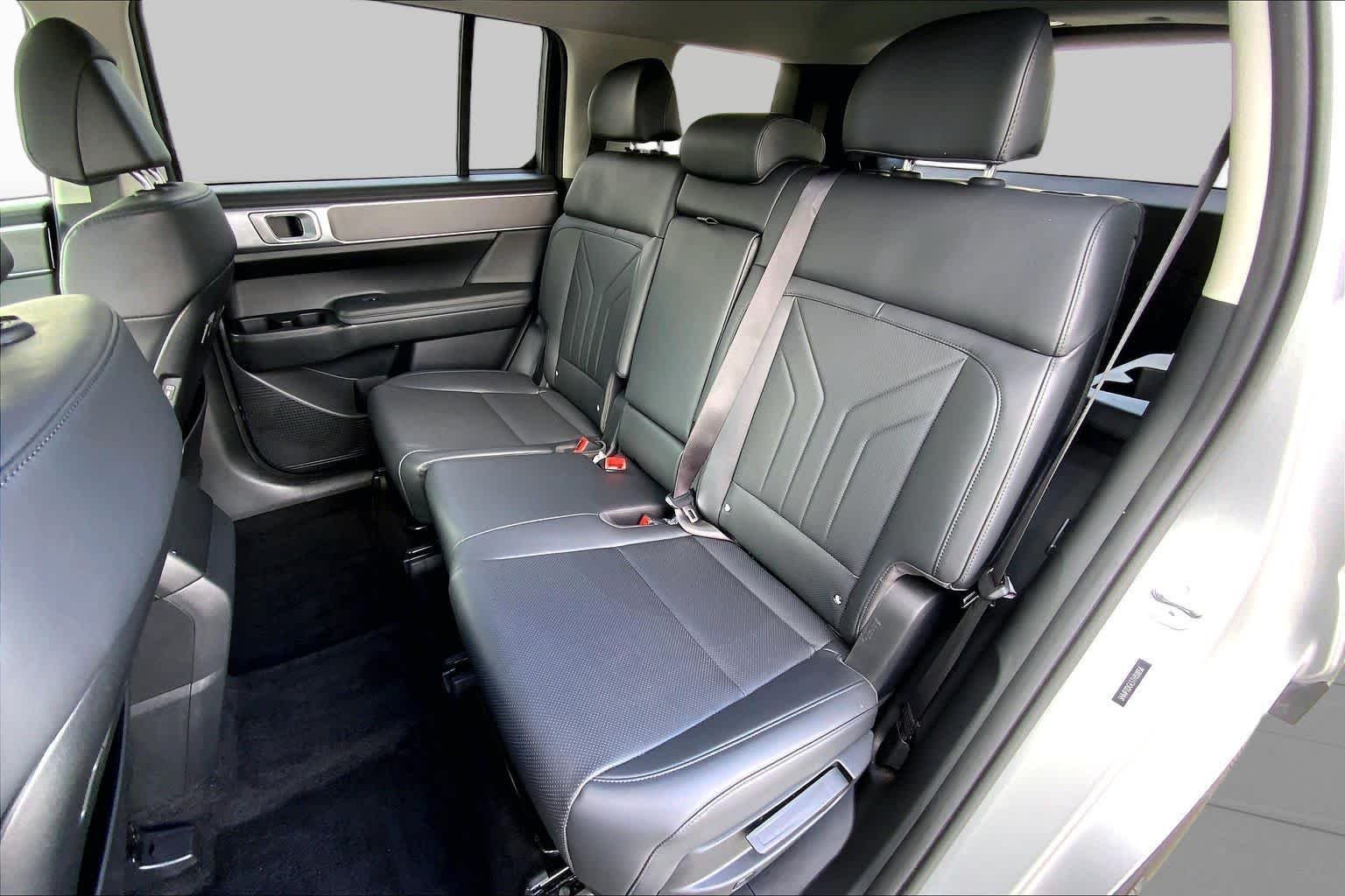 Used 2026 Shimmering Silver Hyundai SEL image 21