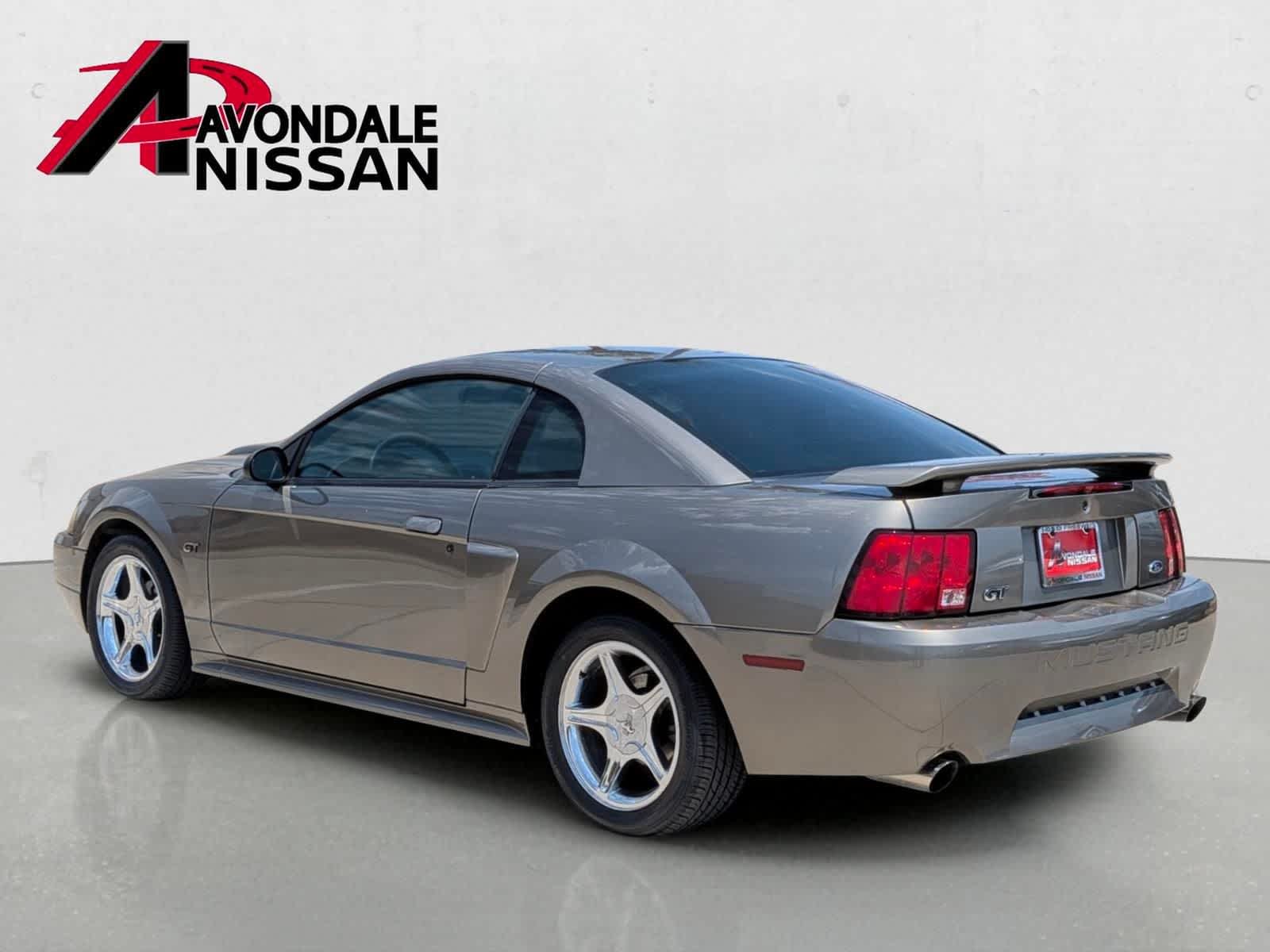 Used 2001 Gray Ford  image 4