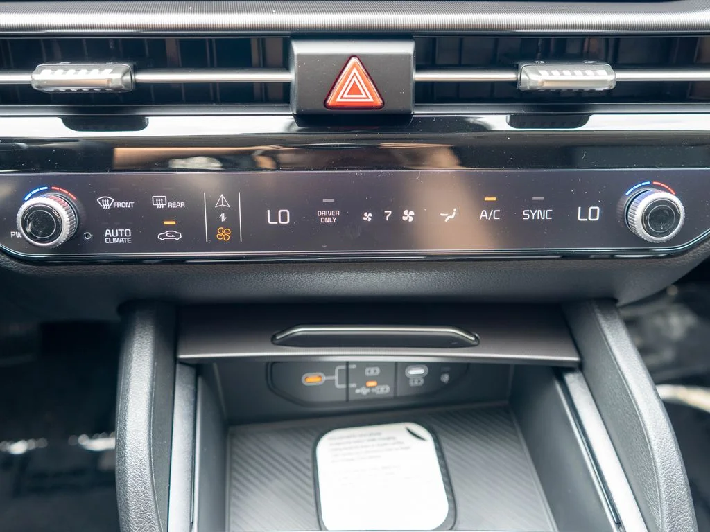 New 2026 Snow White Pearl Kia EX image 23