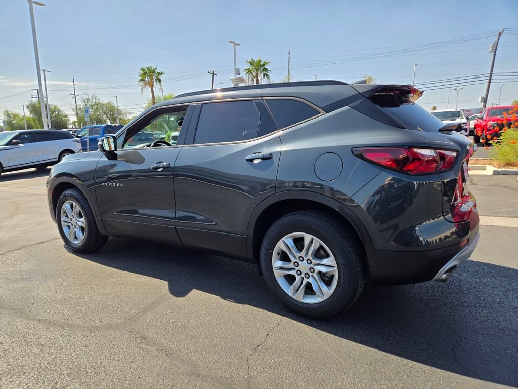 Used 2020 GRAPHITE METALLIC Chevrolet LT image 4