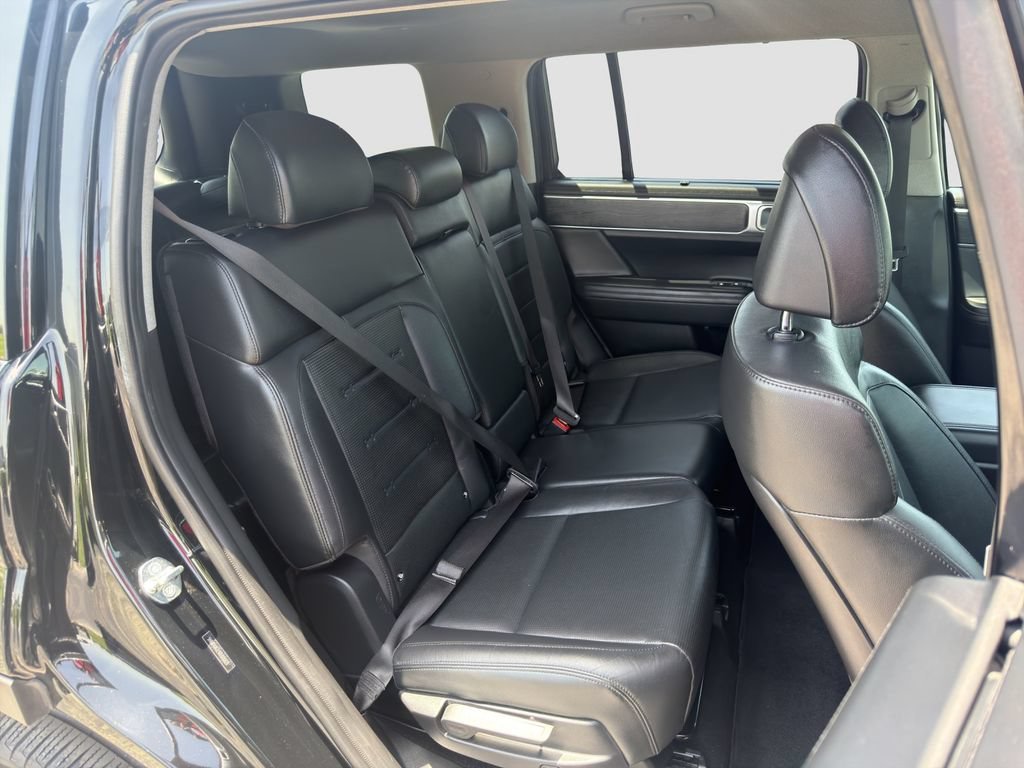 Used 2024 Black Hyundai Limited image 19