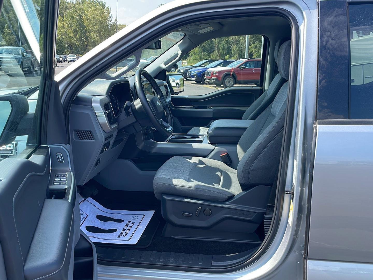 Certified Used 2022 Iconic Silver Ford XLT image 10