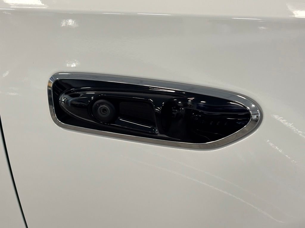 Used 2027 White Mercedes-Benz  image 4