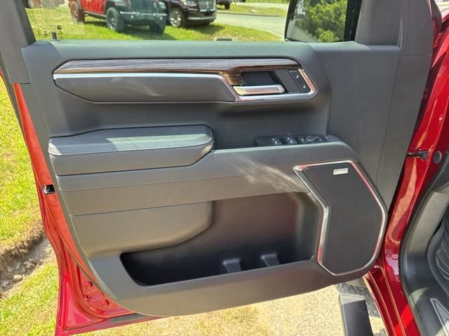 Used 2025 Red Chevrolet LT Trail Boss image 19