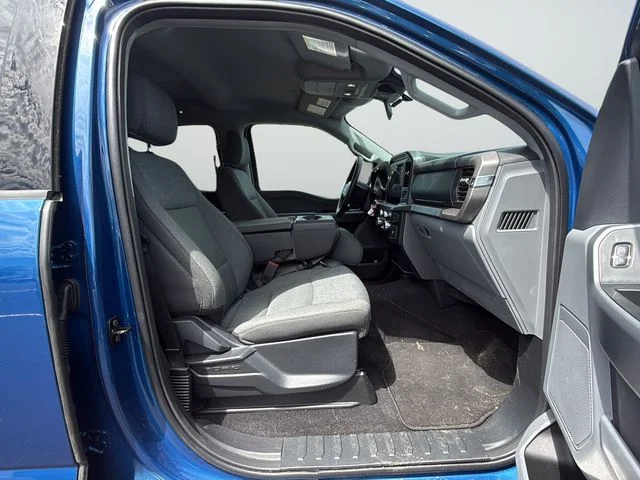 Used 2025 Blue Ford XLT image 9