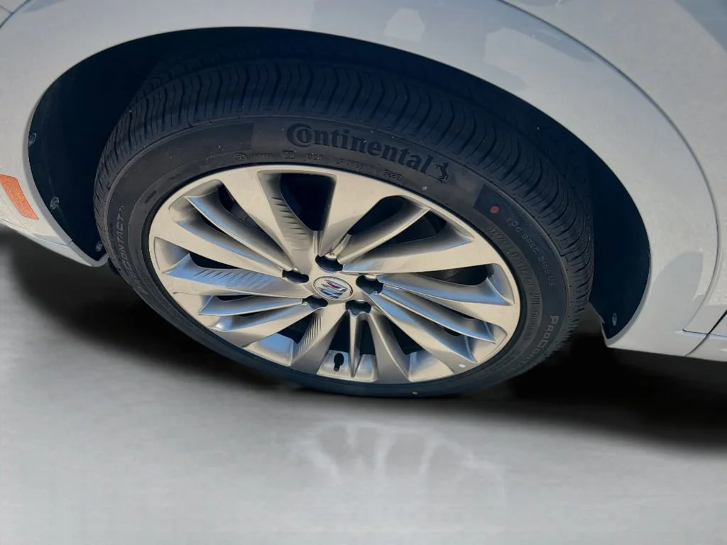 New 2026 Iridescent White Tricoat Buick Avenir image 27