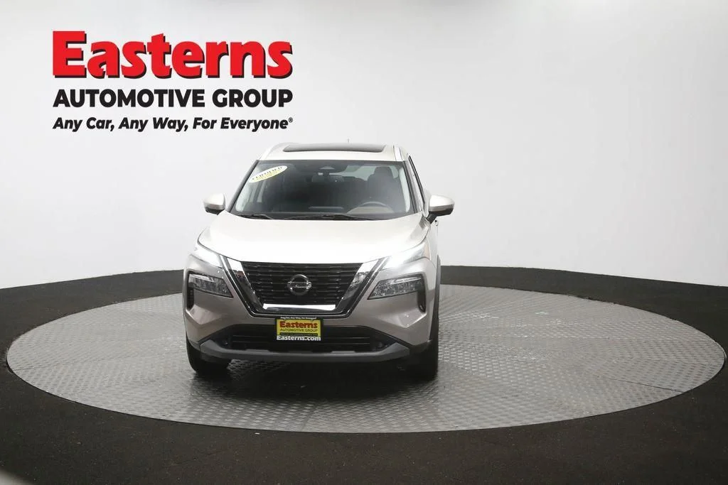 Used 2021 Gold Nissan SL image 57