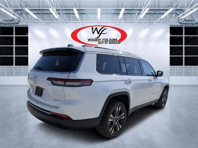 New 2027 White Jeep Limited image 3