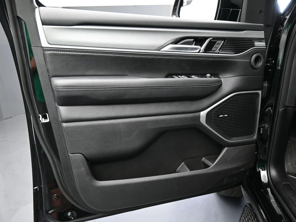New 2026 High Gloss Black Exterior Paint Jeep Limited Altitude image 16