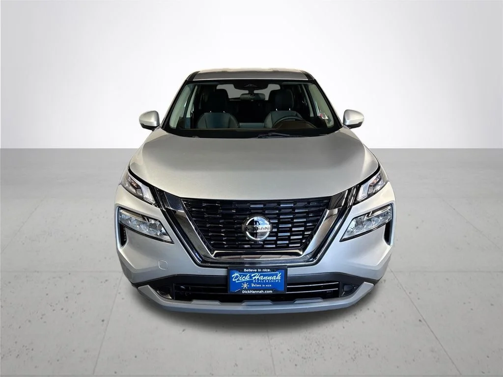 Used 2021 Silver Nissan SV image 3