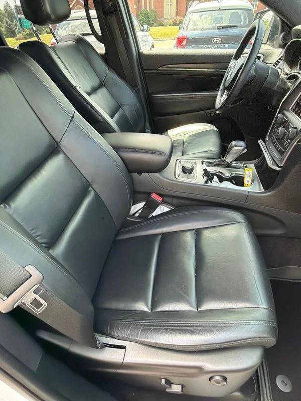 Used 2018 White Jeep Limited image 10