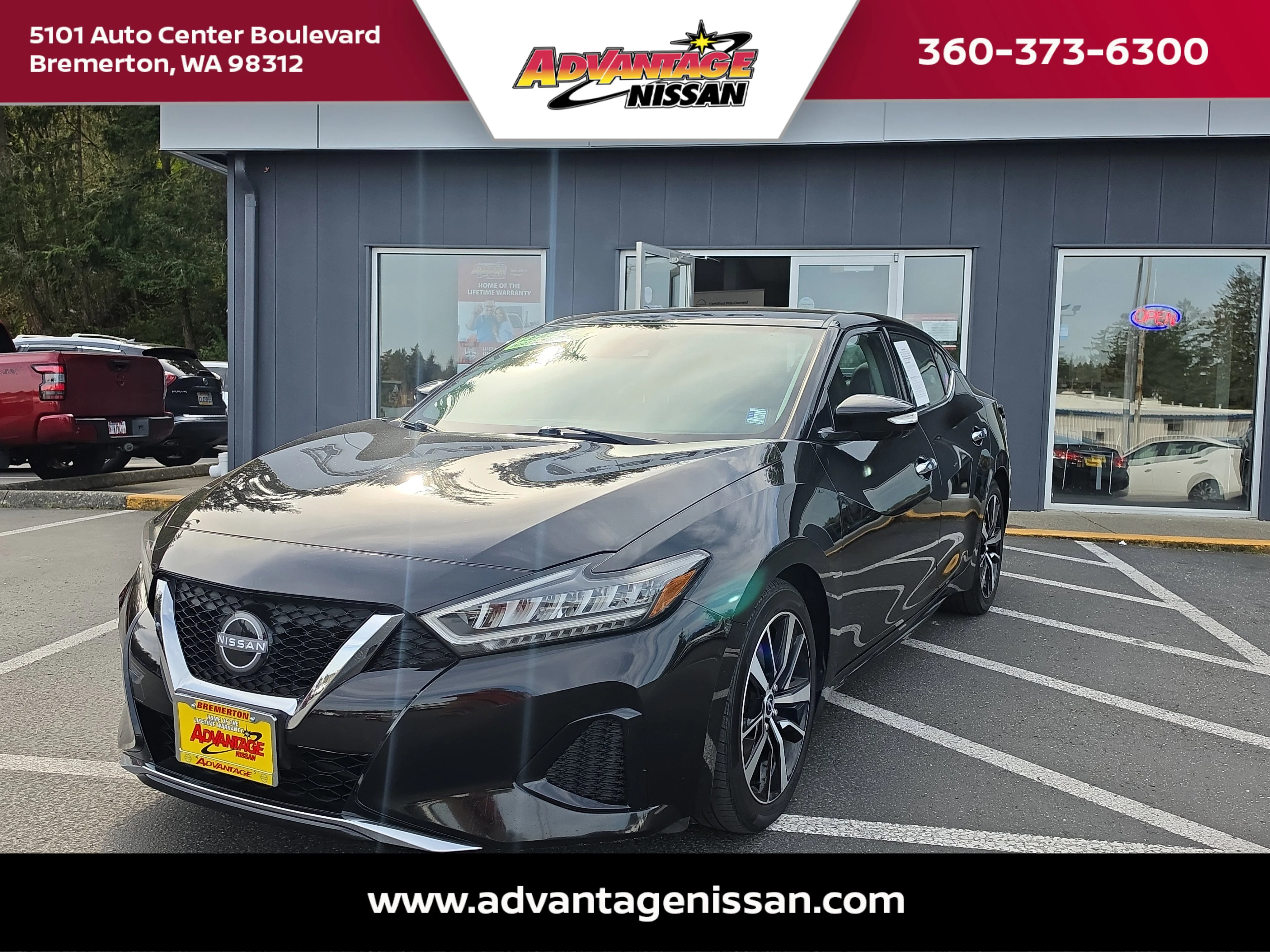 2023 Nissan Maxima SV's photo