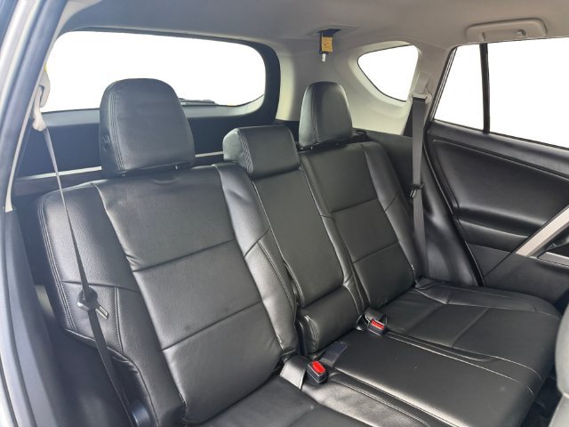 Used 2018 Silver Toyota LE image 33