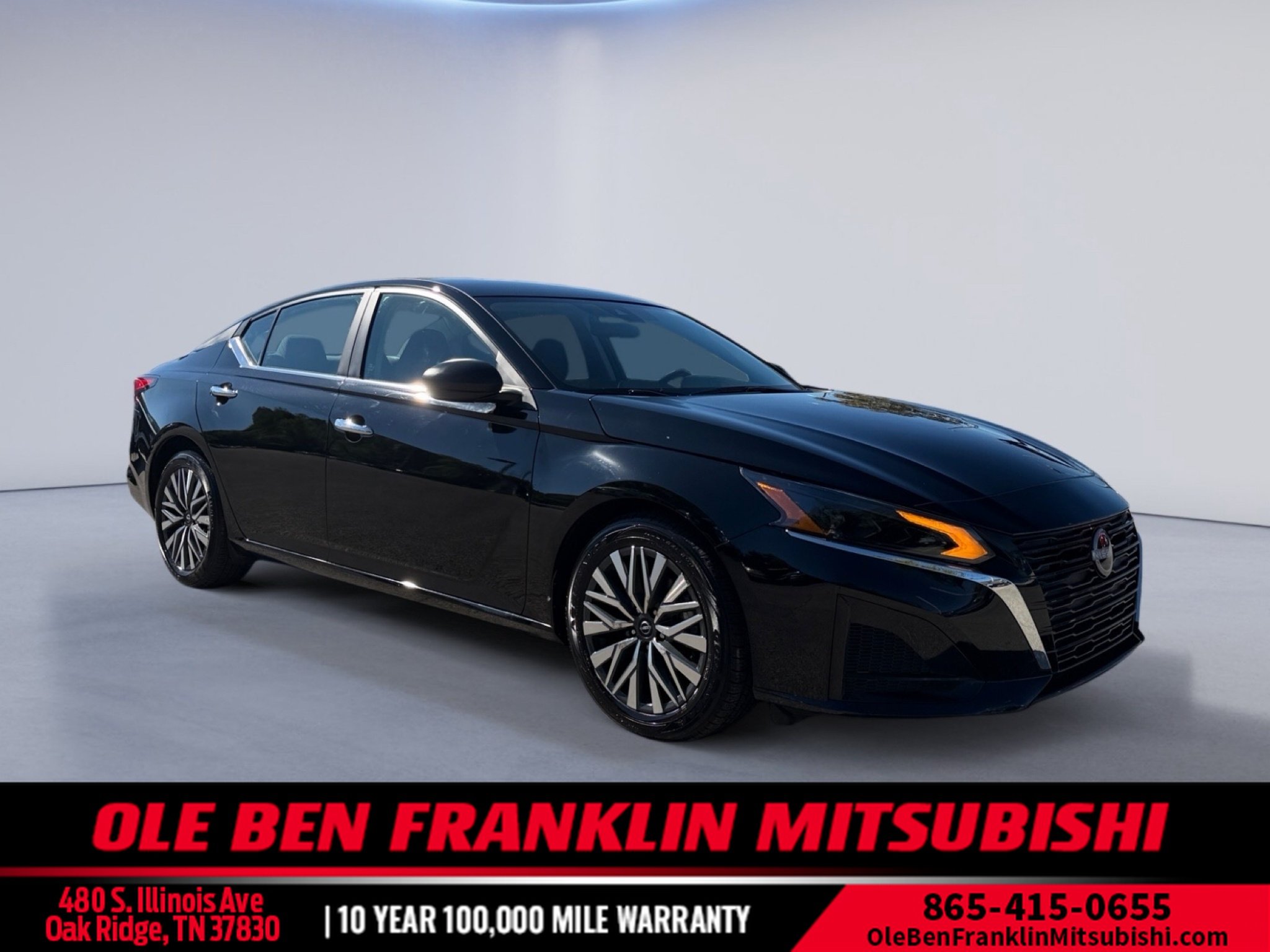 Used 2025 Super Black Nissan SV image 1