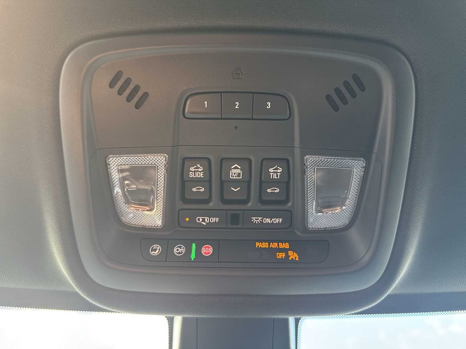 2023 Chevrolet Traverse 3LT - Photo 34