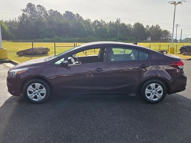 Used 2017 Red Kia LX image 4