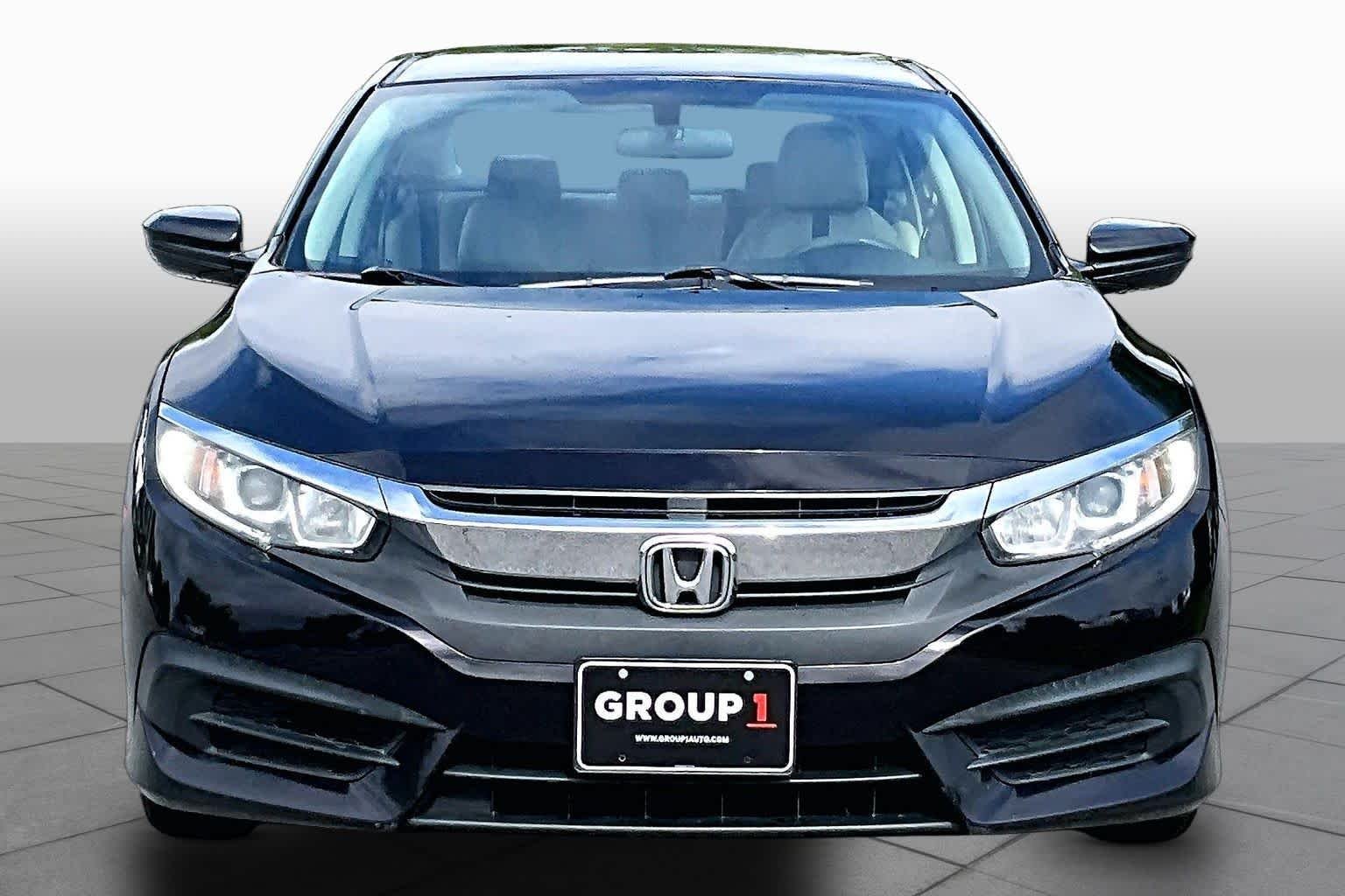 Used 2016  Honda LX image 4
