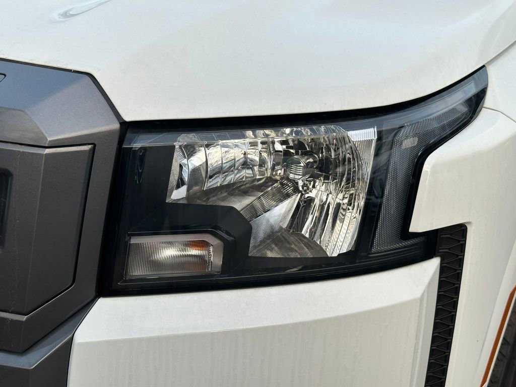 2025 Nissan Frontier SV - Photo 12