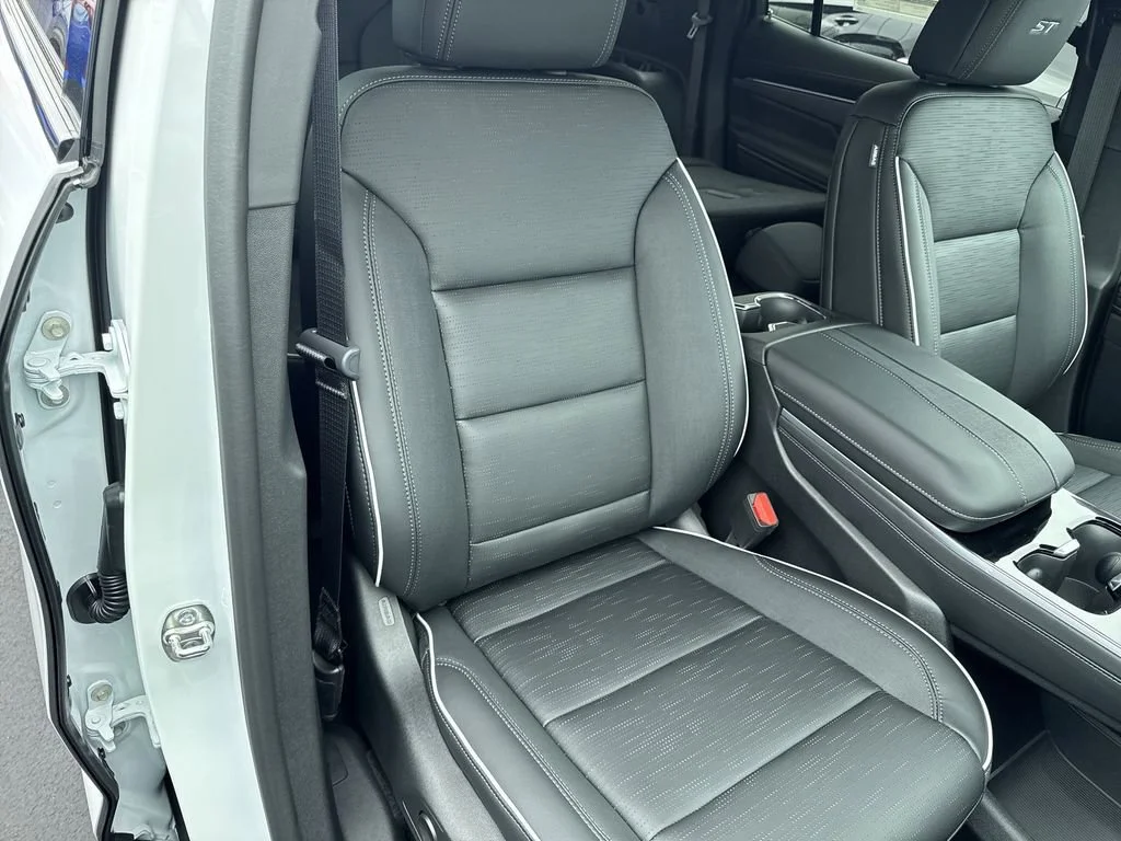 2026 Buick Enclave Sport Touring - Photo 31