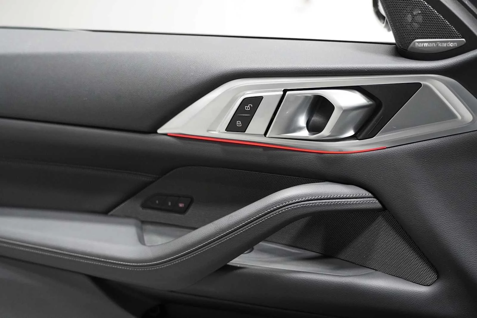 Used 2026 Black Sapphire Metallic BMW 430i image 18
