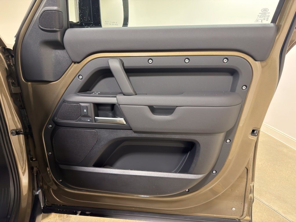 Used 2026 Gondwana Stone Metallic Land Rover S image 23