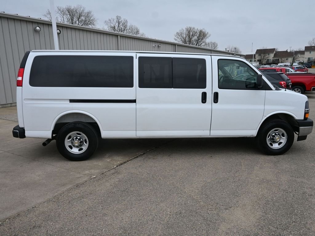 Used 2025 White Chevrolet LT image 11