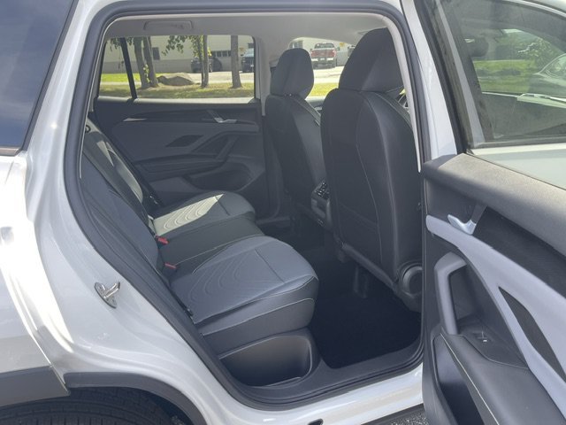 2026 Volkswagen Tiguan SE - Photo 7