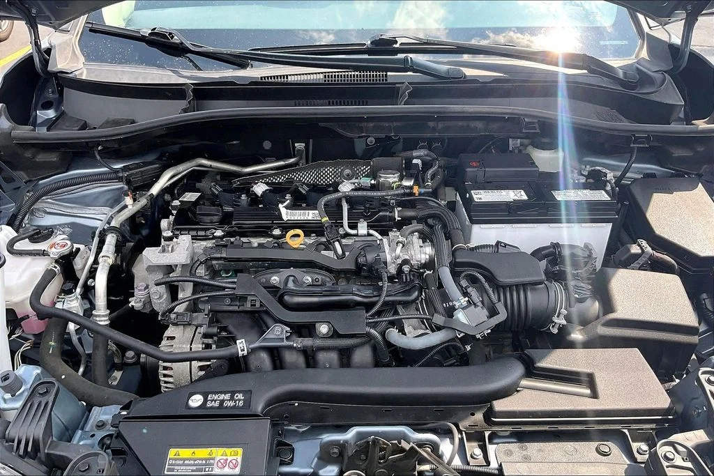 Used 2023  Toyota LE image 9