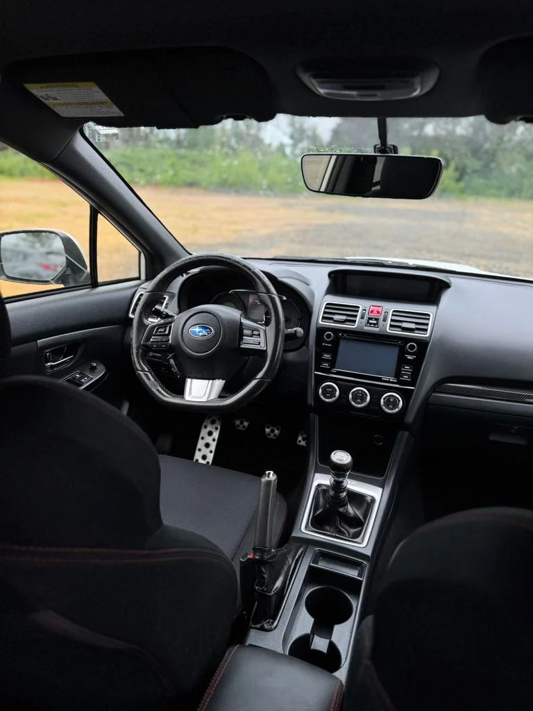 Used 2017 Crystal White Pearl Subaru Base image 33