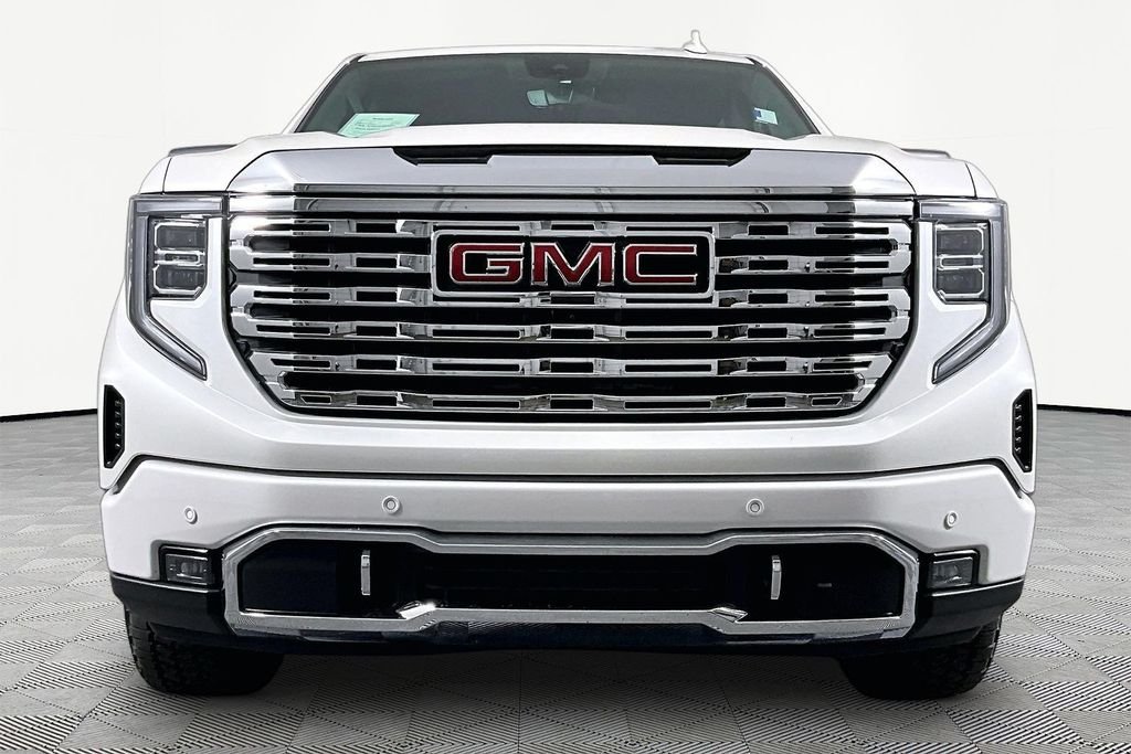 Used 2024 White GMC Denali image 2