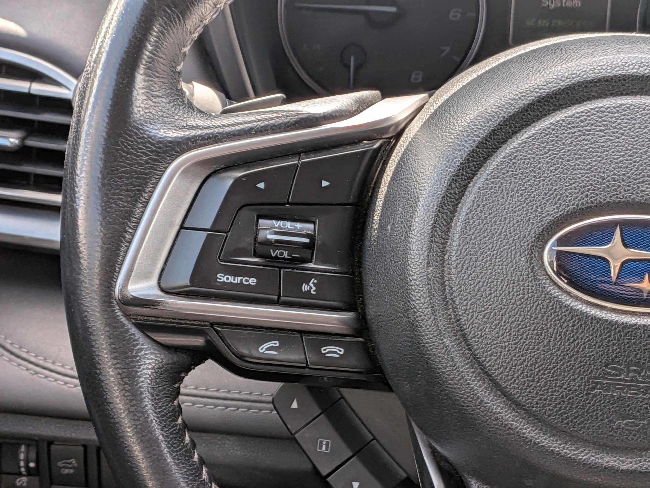 Used 2020 Magnetite Gray Metallic Subaru Limited image 19