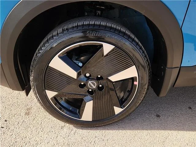 New 2026 XLD 2T ICE Black Nissan SR Front-Wheel Drive image 5