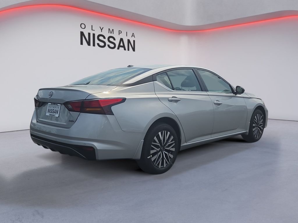New 2026 Silver Nissan 2.5 SV image 5