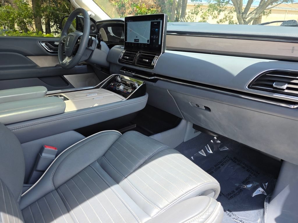 Used 2022 Crystal Blue Metallic Lincoln Black Label image 14