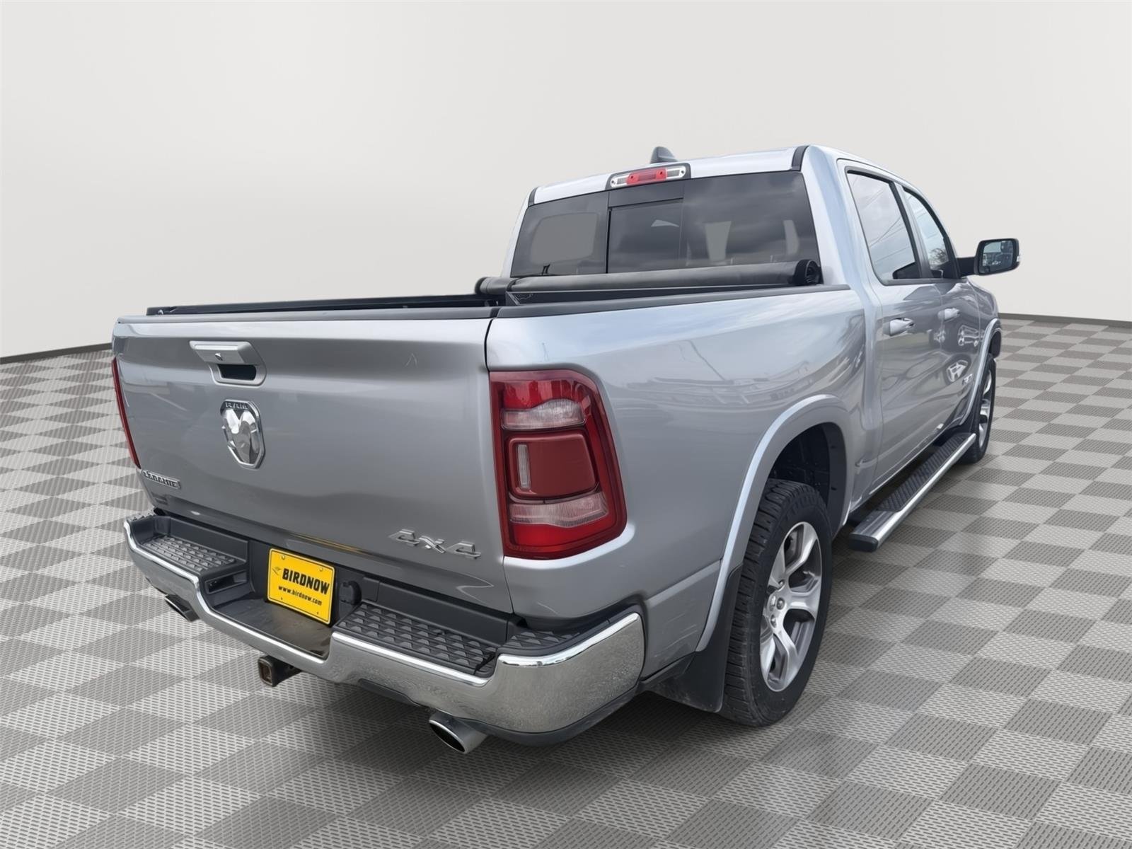 Used 2021 Billet Silver Metallic Clearcoat Ram Laramie image 9