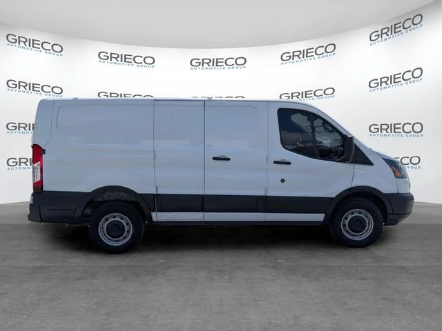 Used 2018 Oxford White Ford Base image 26